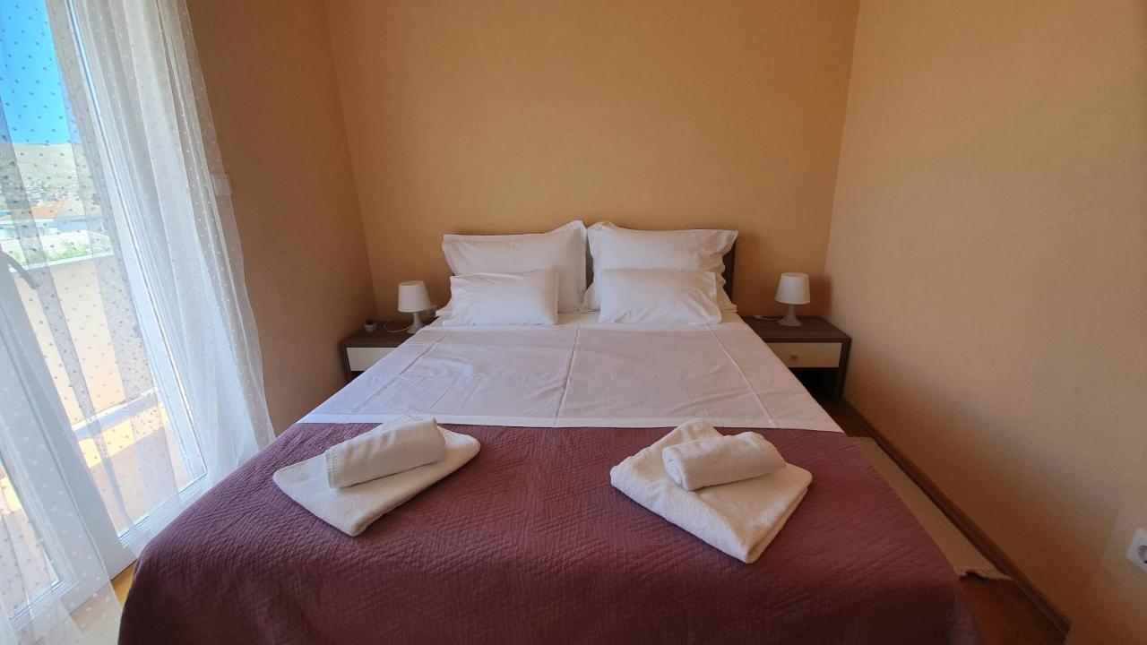 Apartments Miki Đảo Pag Ngoại thất bức ảnh
