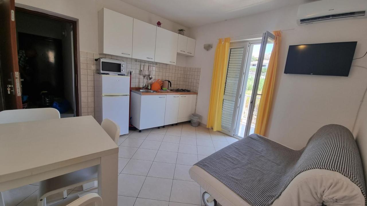 Apartments Miki Đảo Pag Ngoại thất bức ảnh