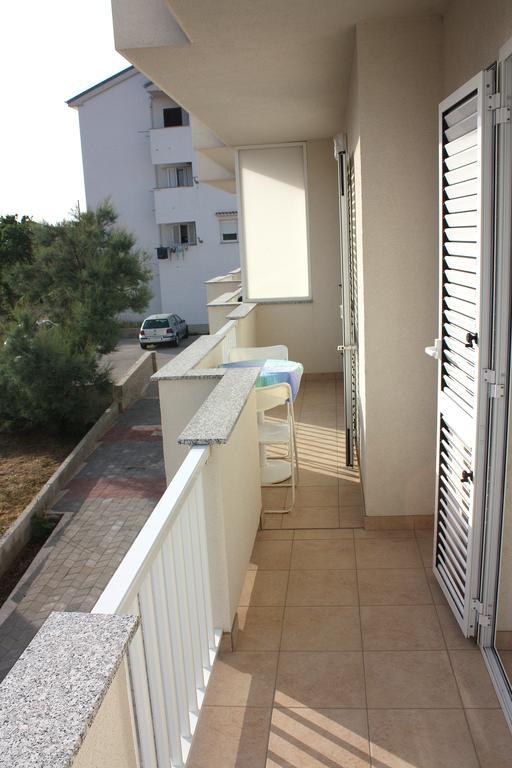 Apartments Miki Đảo Pag Ngoại thất bức ảnh